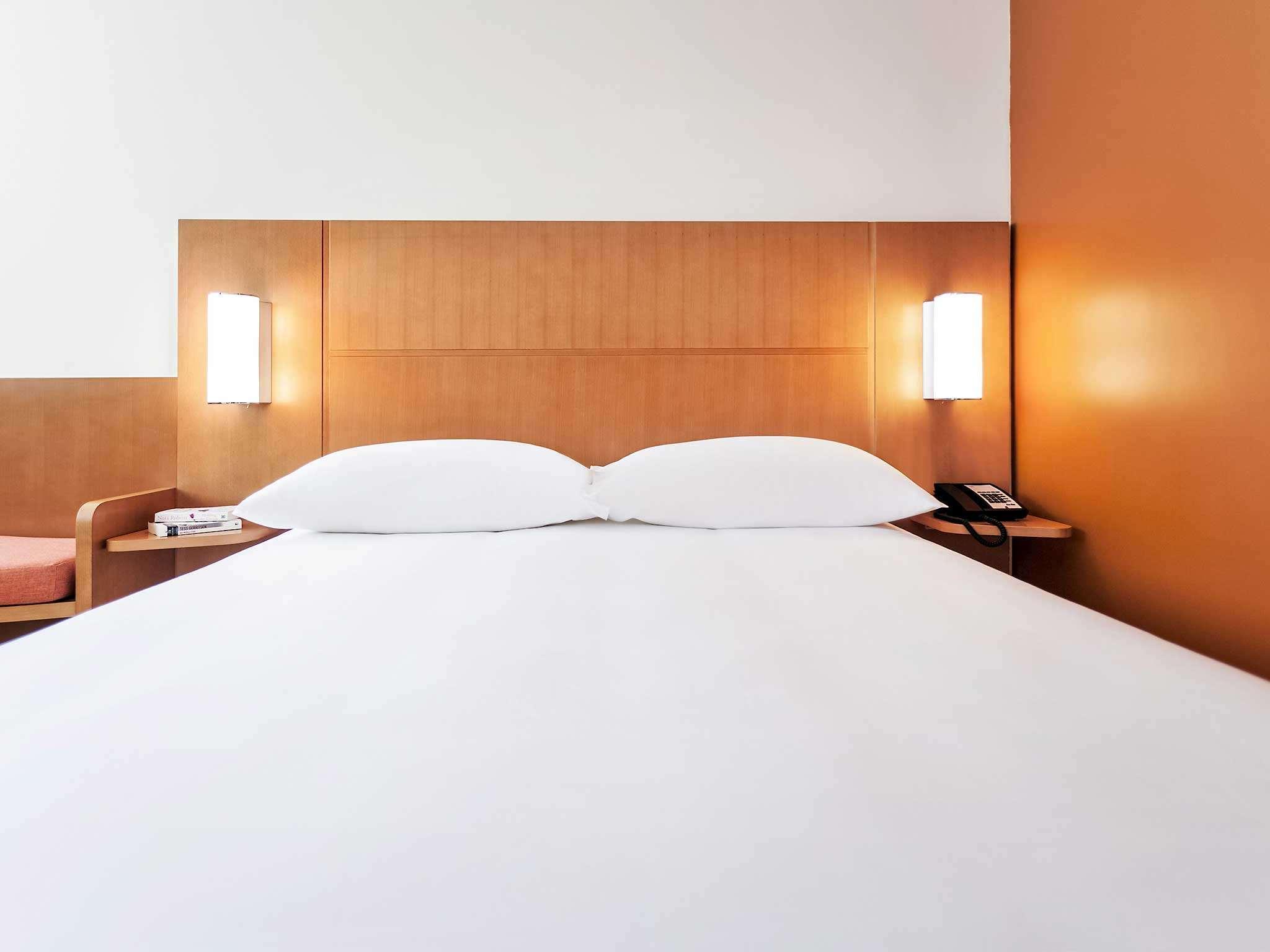 Hotel Ibis Abu Dhabi Gate Esterno foto