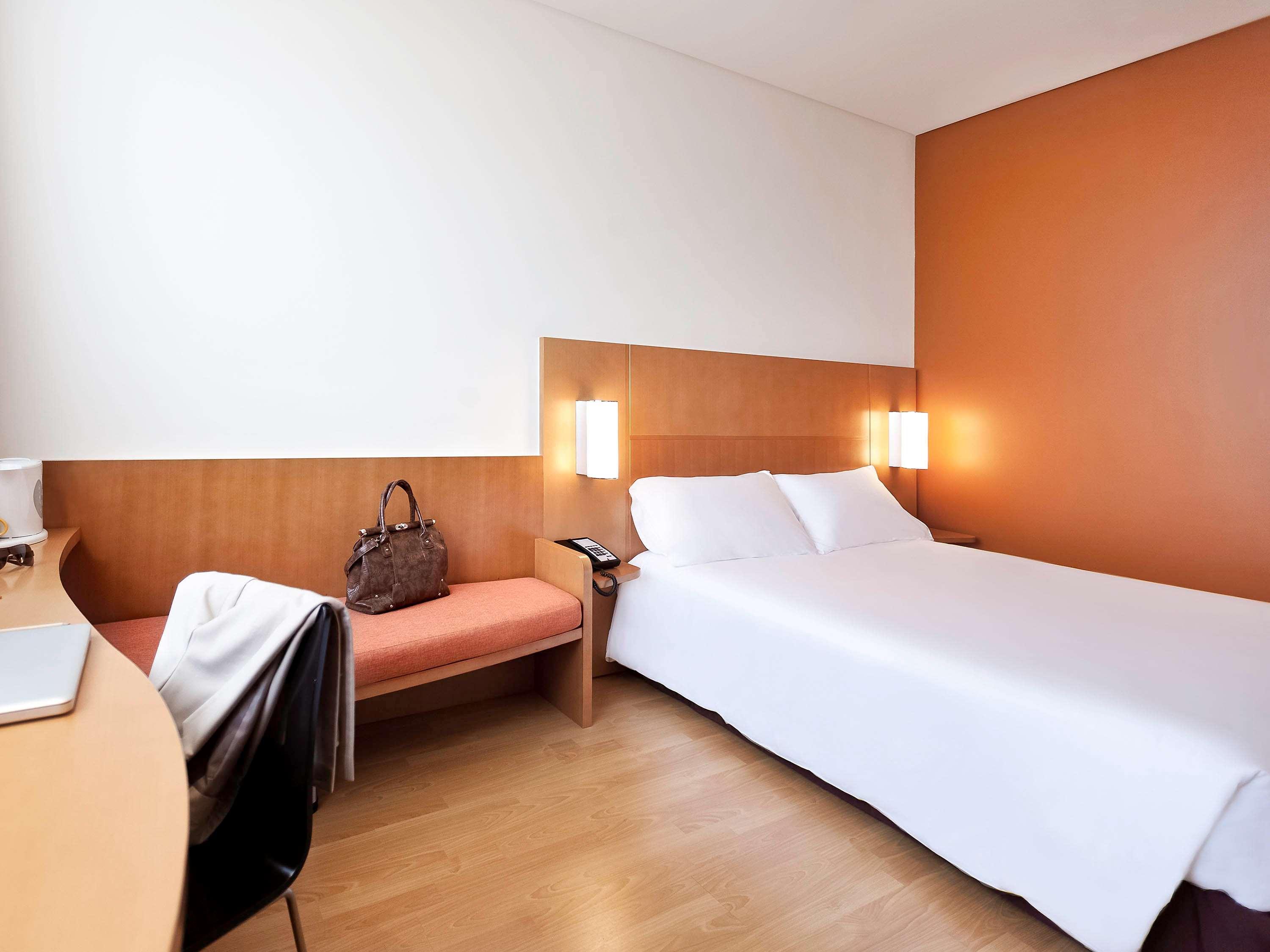 Hotel Ibis Abu Dhabi Gate Esterno foto