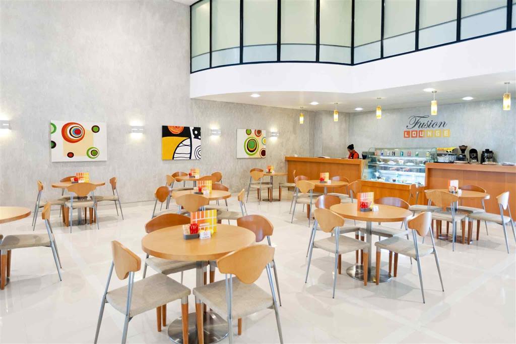 Hotel Ibis Abu Dhabi Gate Esterno foto