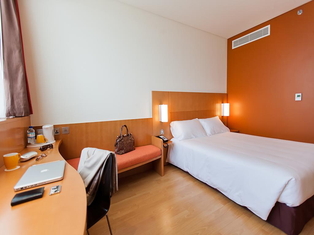 Hotel Ibis Abu Dhabi Gate Esterno foto
