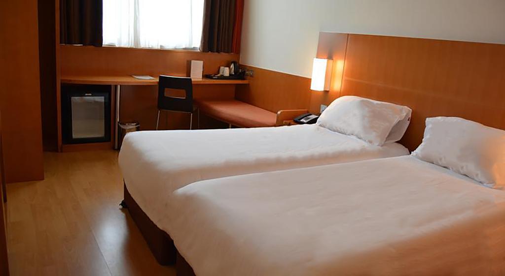 Hotel Ibis Abu Dhabi Gate Esterno foto
