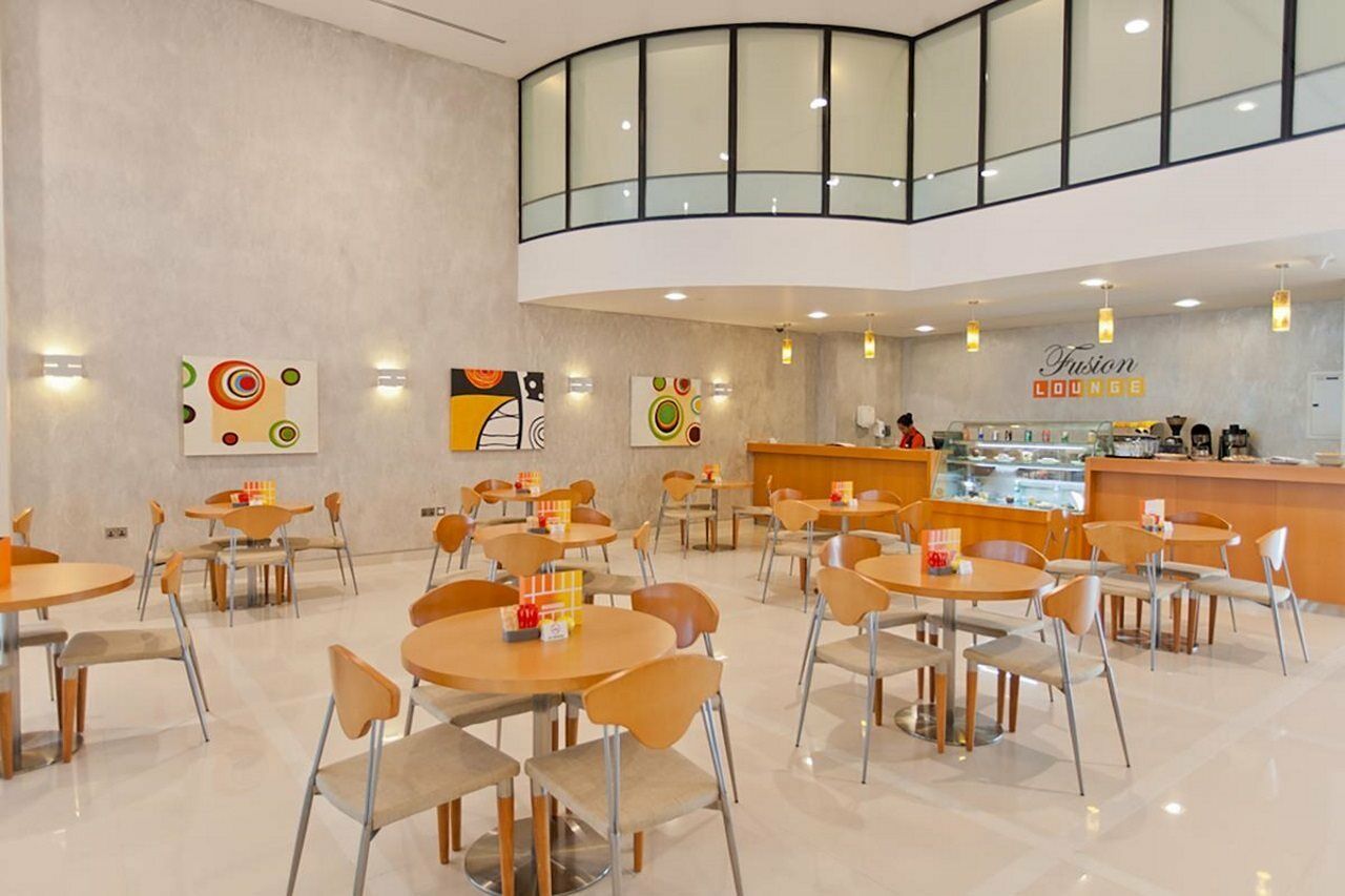 Hotel Ibis Abu Dhabi Gate Esterno foto